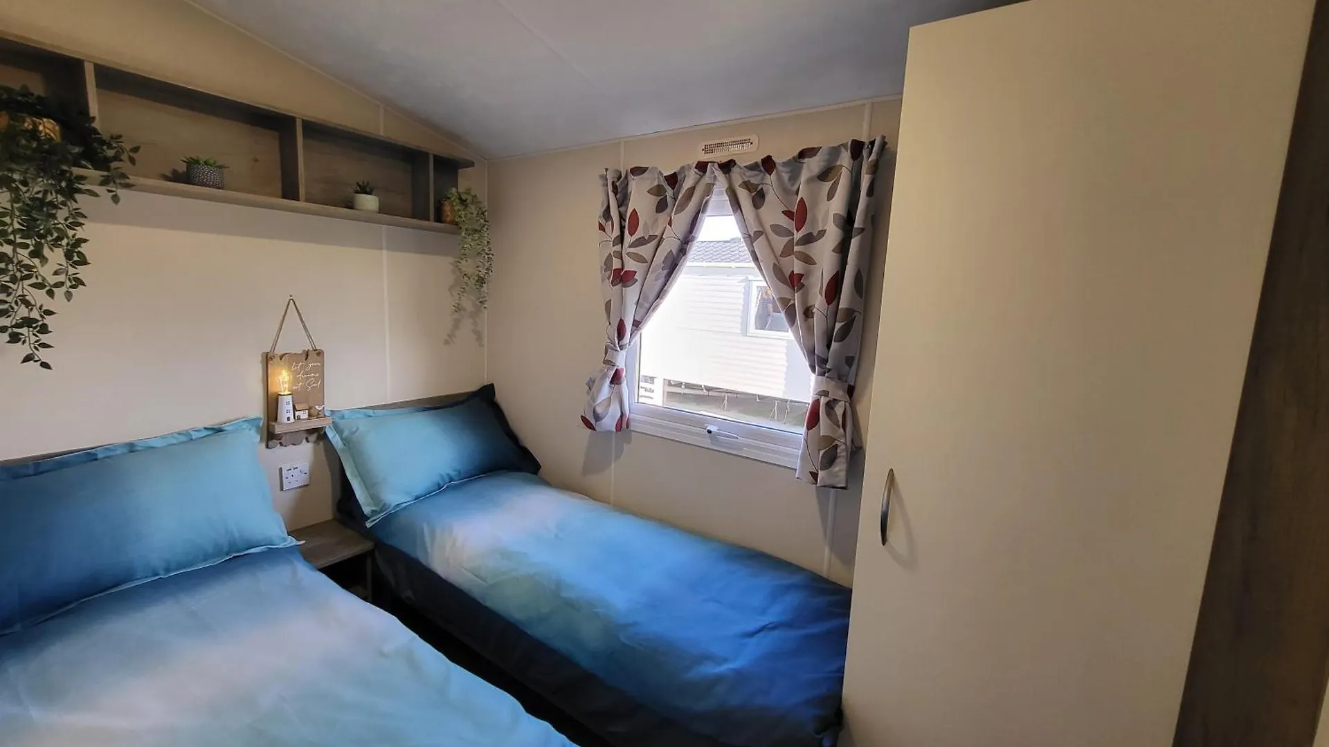 Coastal Hideaway Withernsea 0*,